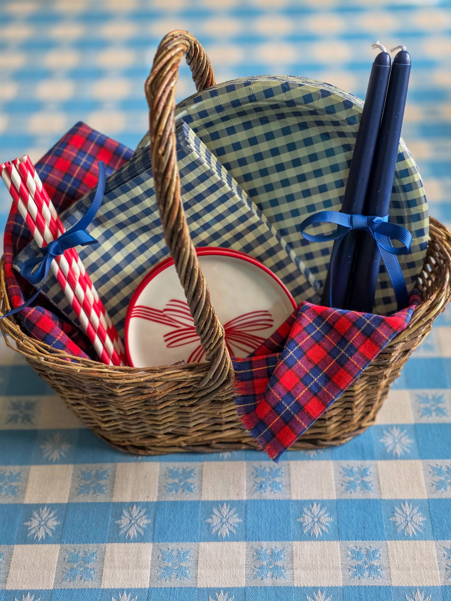 vintage summer gift basket ideas, filled with americana picnic supplies